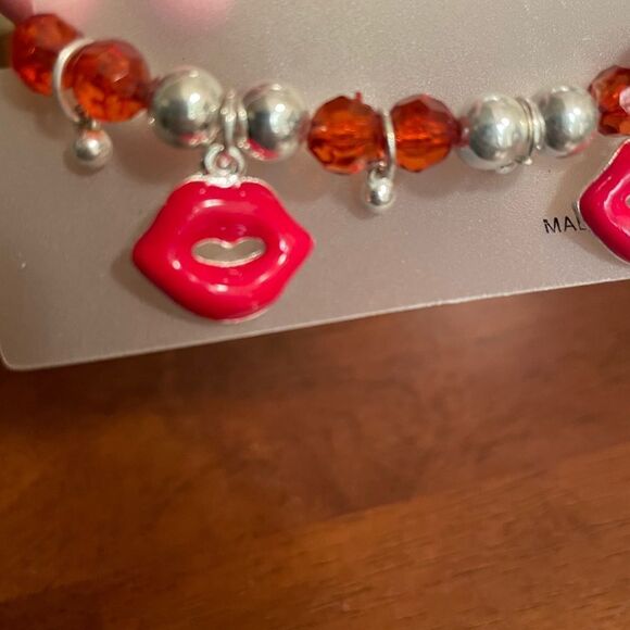 Lip Fashion Jewelry Beaded Bracelet - Picture 5 of 7